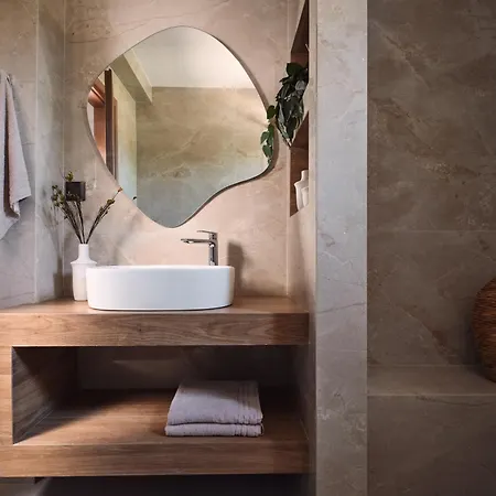 Pinakopi Luxury Villa, A Mediterranean Signature By Mindyourvilla Kalpaki (Zakynthos)