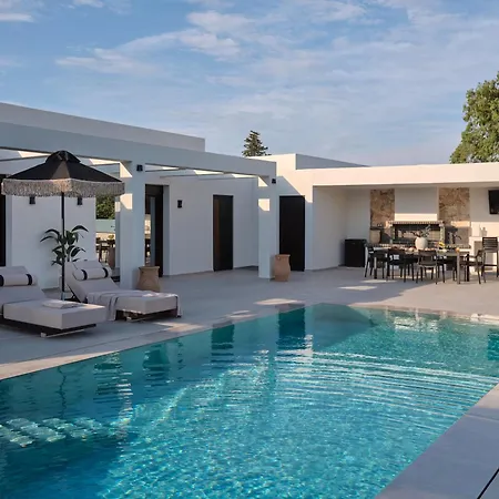 Pinakopi Luxury Villa, A Mediterranean Signature By Mindyourvilla Vila *