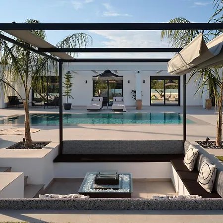 Vila Pinakopi Luxury Villa, A Mediterranean Signature By Mindyourvilla *
